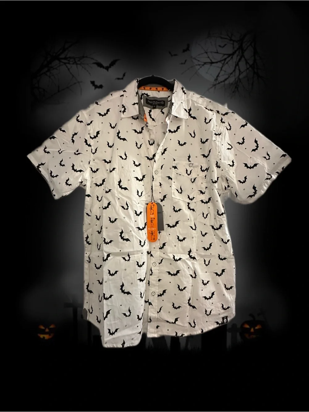 Free Planet White Short-Sleeve Button-Up Shirt with Black Bat Print Spooky